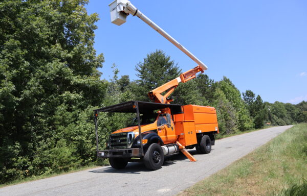 2013 Ford F750 Forestry Bucket Truck