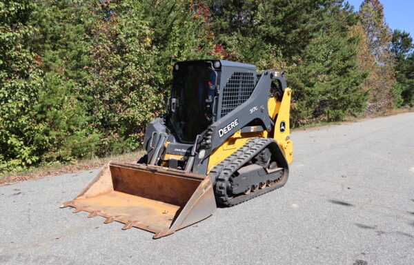 2018 John Deere 317G Skidsteer