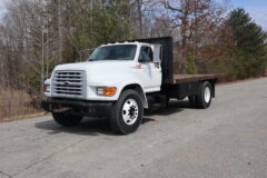 1999 Ford F800 Flatbed Truck