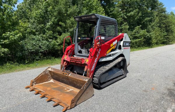 2021 Takeuchi TL8R2 Skidsteer