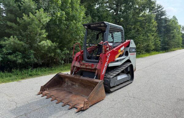 2023 Takeuchi TL8R2 Skidsteer