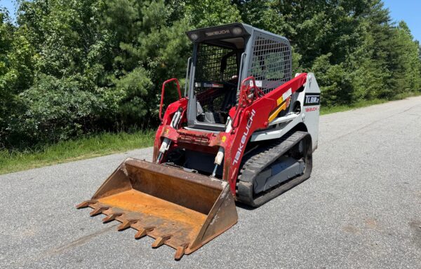 2020 Takeuchi TL8R2 Skidsteer