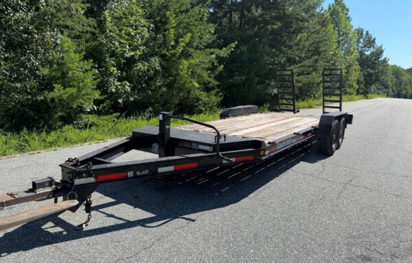 2017 Custom 5T202BW Tag Along Trailer